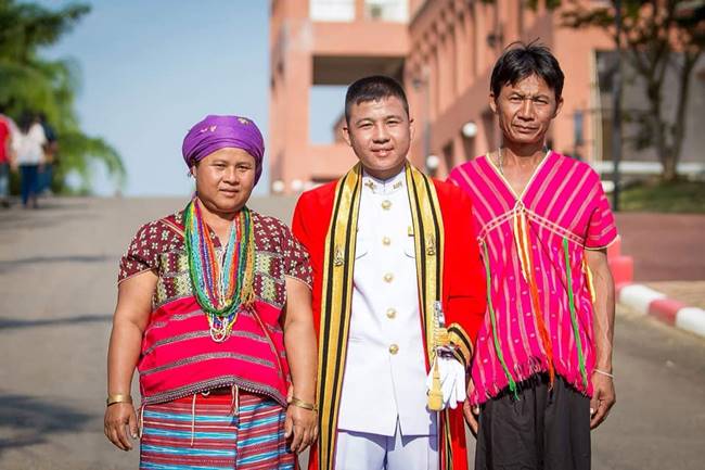 เด็กดอยรับปริญญา