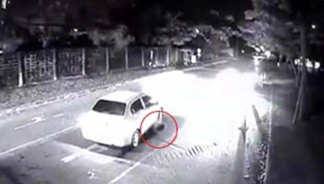 ปลด หมอยอร์น