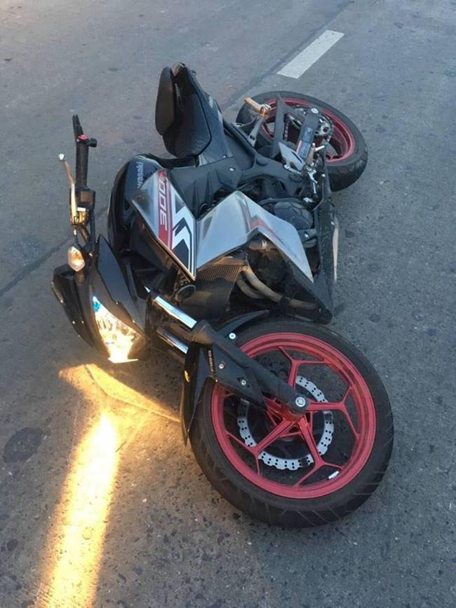  หนุ่มซิ่งบิ๊กไบค์เสียหลัก