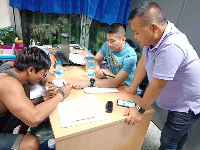 มือฆ่าปาดคอครูสอนศิลปะ