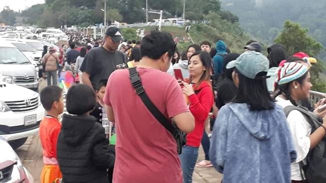 คนแห่เที่ยวหยุดยาว