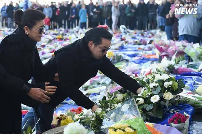 ภรรยา-ลูกชาย เสี่ยวิชัย วางพวงหรีดหน้าสนามคิง เพาเวอร์ สเตเดี้ยม