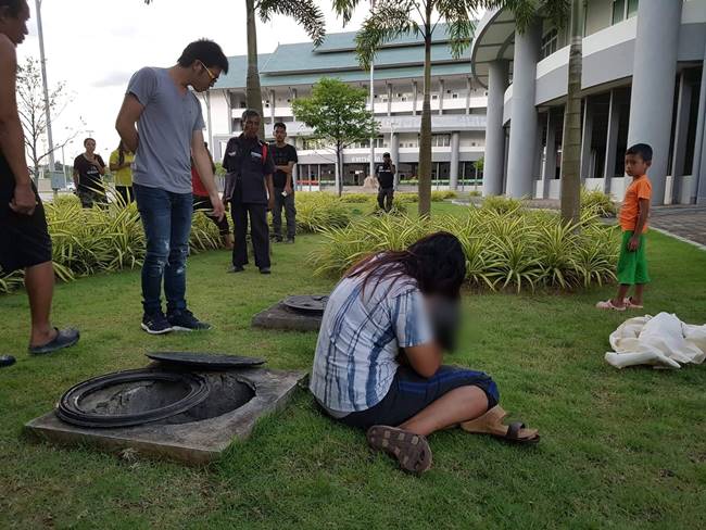 เด็กตกท่อ