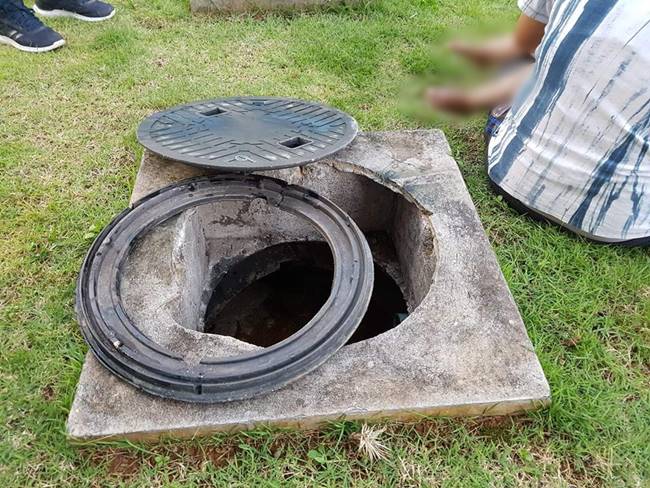 เด็กตกท่อ