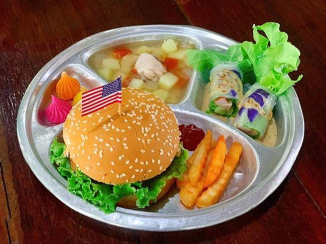 อาหารกลางวัน