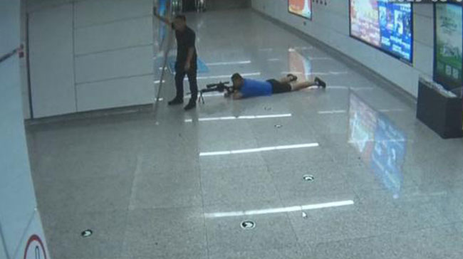 คนร้ายจับตัวประกัน