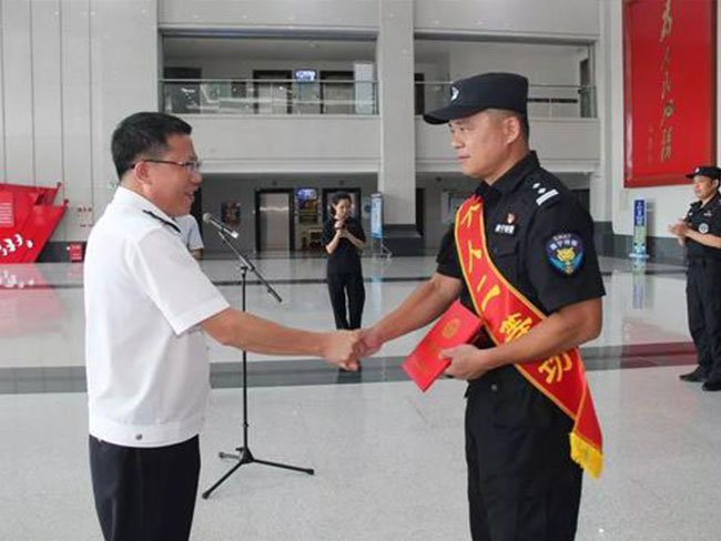 คนร้ายจับตัวประกัน