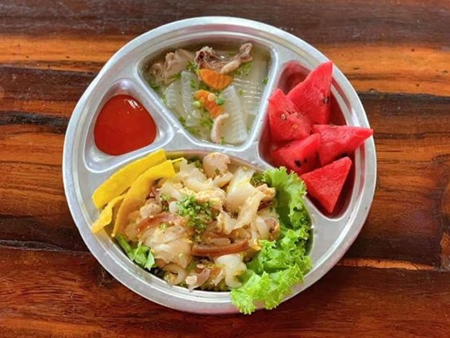 อาหารกลางวัน