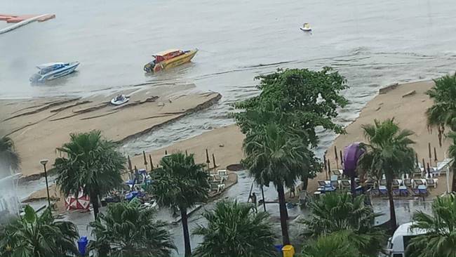 พายุฤดูร้อนถล่มพัทยา