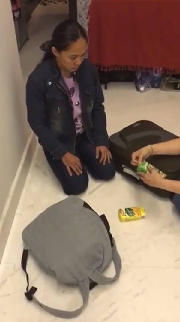 สาวขโมยเงิน