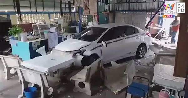 รถพุ่งเข้าร้านอาหาร