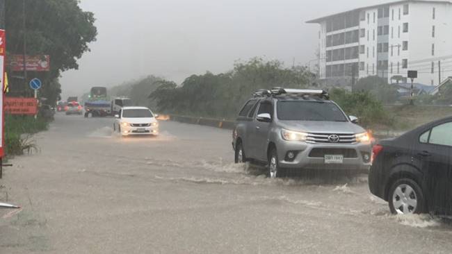 พายุฤดูร้อนถล่มพัทยา