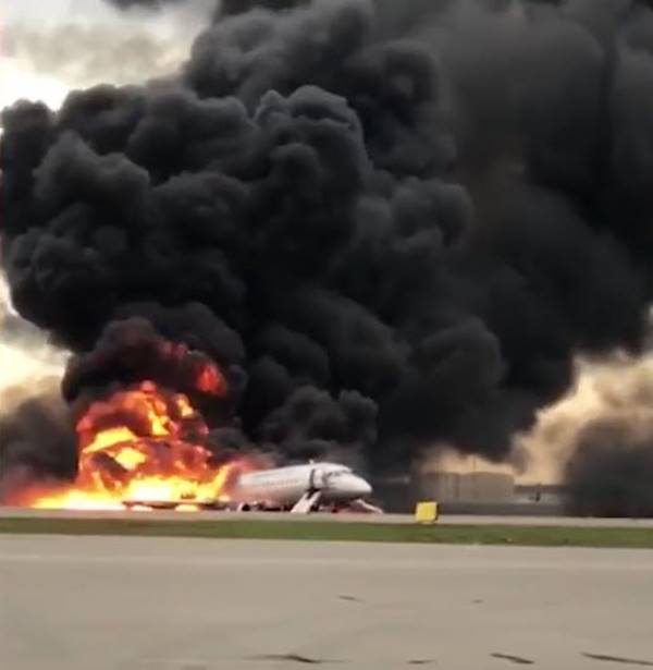 เครื่องบินไฟไหม้
