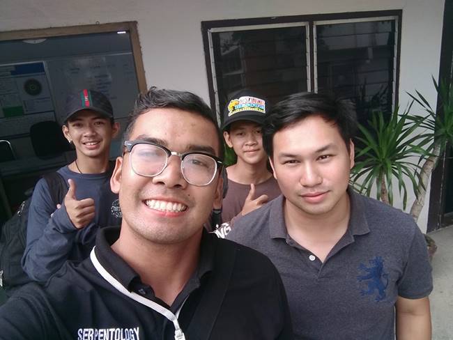 ดราม่าอาสาสมัครจับงู