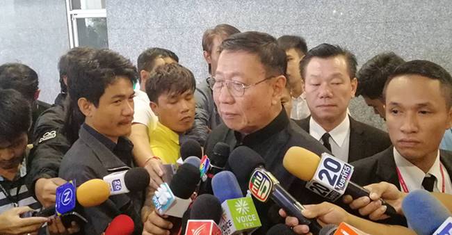 พรเพชร วิชิตชลชัย