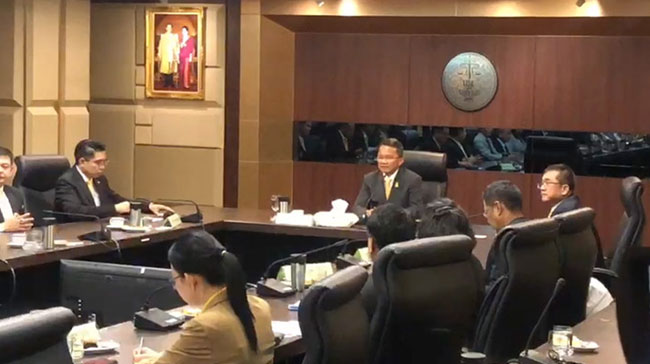 คดีแพรวา9ศพ