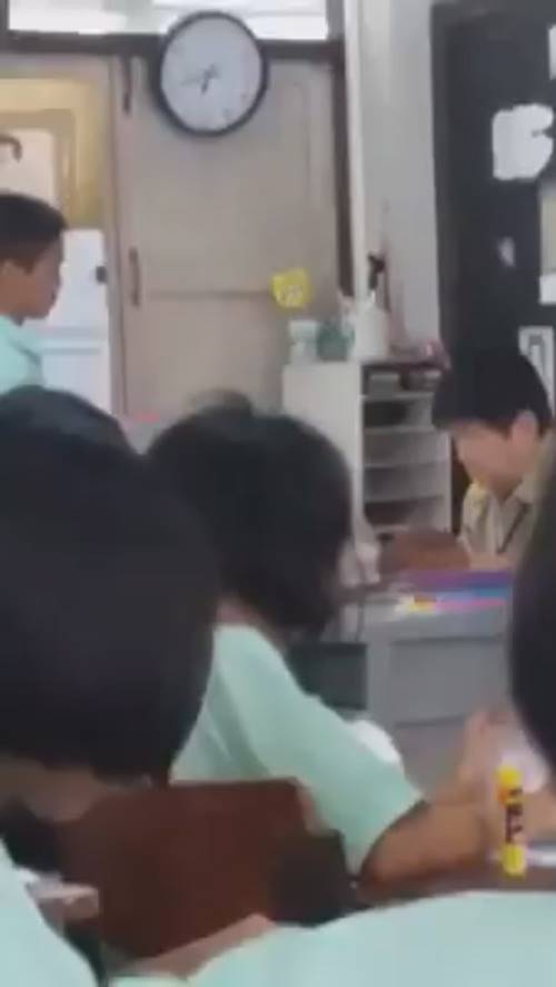 ครูทำร้ายนักเรียน