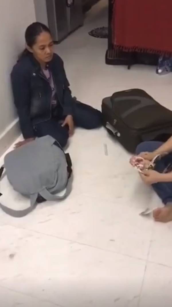 สาวขโมยเงิน