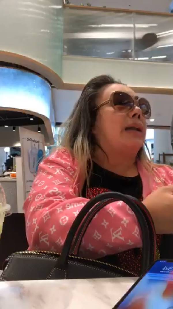 ลีน่า จัง ด่า รปภ.