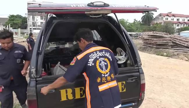 รถบรรทุกเหล็กพลิกคว่ำ