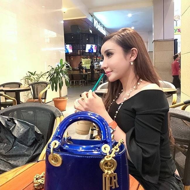 เศรษฐีนีสาวข้ามเพศมาเลเซีย