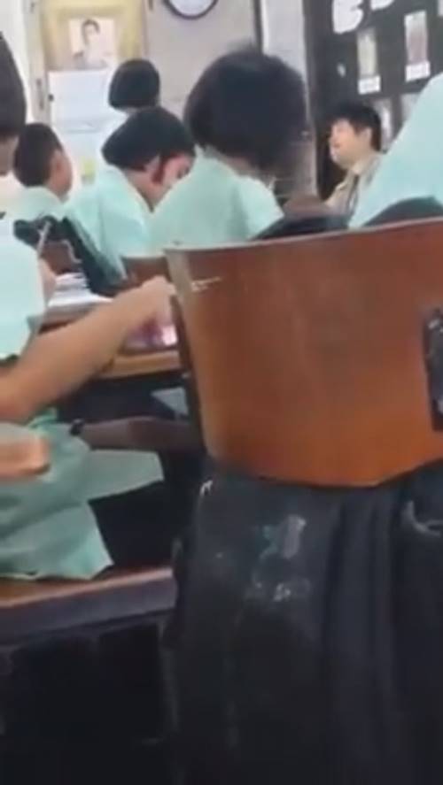 ครูทำร้ายนักเรียน