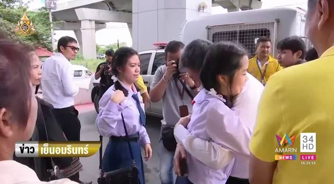 เสี่ยเบนซ์ชนตำรวจ