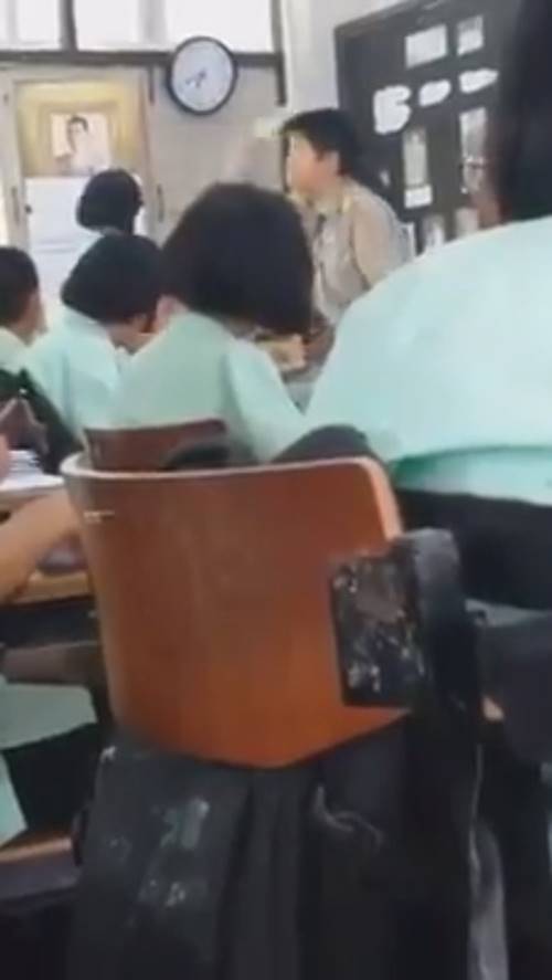 ครูทำร้ายนักเรียน