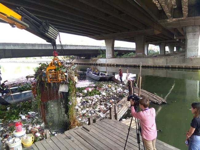 เก็บขยะคลองลาดพร้าว