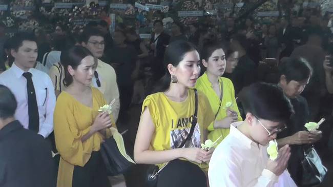 ฌาปนกิจเซนติเมตร ล้นตู้