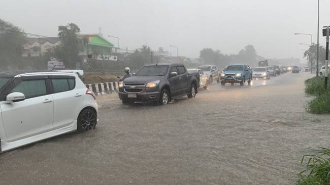 พายุฤดูร้อนถล่มพัทยา