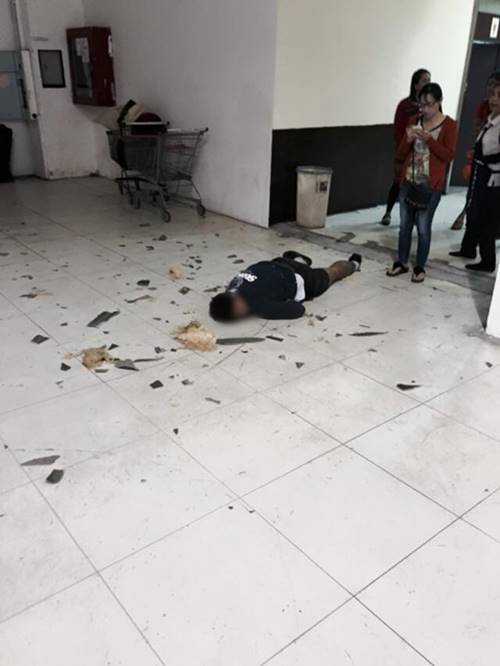 เด็ก ม.5 ตกดาดฟ้าห้าง