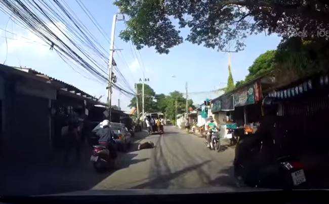 ตกรถสองแถว