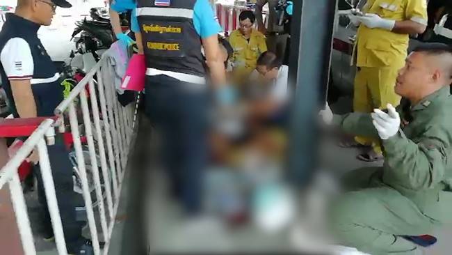 คนร้ายฆ่าปาดคอชายเร่ร่อน