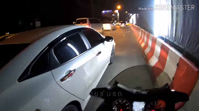 ขับรถปาดหน้า