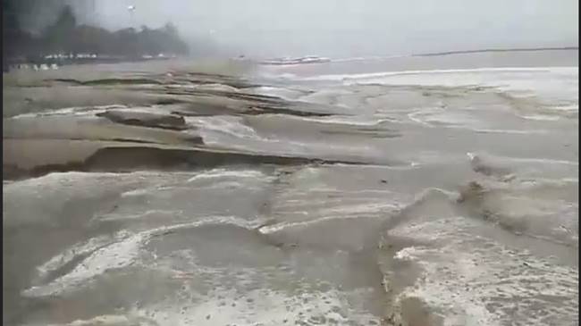 พายุฤดูร้อนถล่มพัทยา