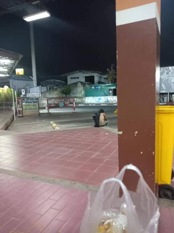 ลูกค้าถูกห้ามขึ้นรถ เพราะแต่งตัวไม่ดี