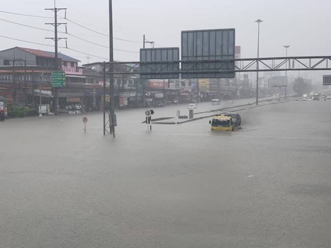 พายุฤดูร้อนถล่มพัทยา