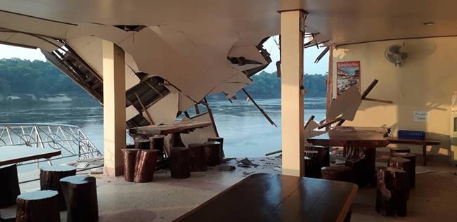 โรงแรมถล่ม