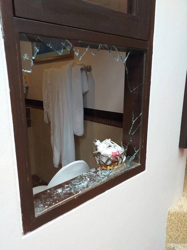 ข่มขืนนักท่องเที่ยว