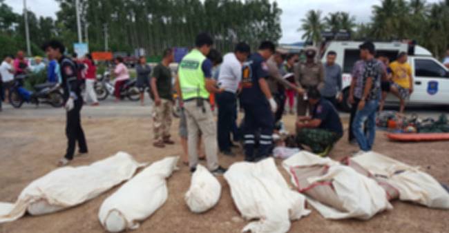 กระบะชนรถเครน