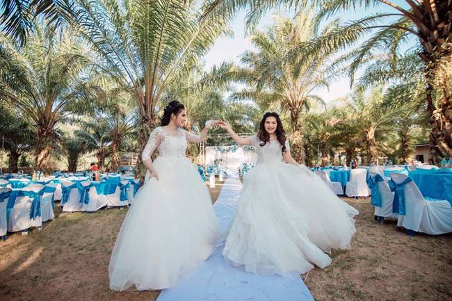 คู่รักหญิง-หญิง 