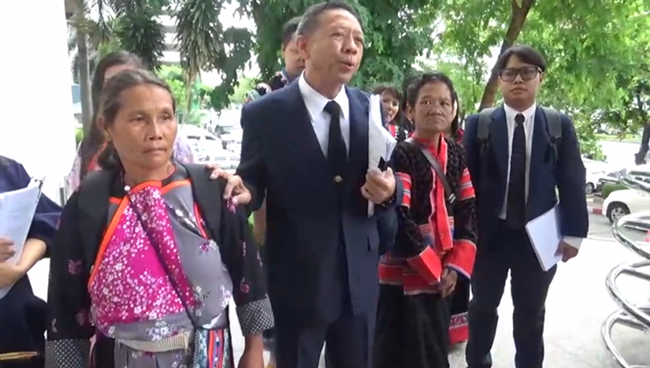 ลูกชายถูกทหารยิง