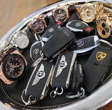 ลูกเศรษฐีสิงคโปร์สาดภาพชวนอิจฉา