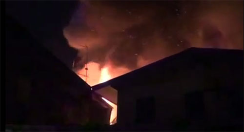 ไฟไหม้ชุมชนโรงเหล็ก เพชรเกษม ซ.4 วอด 18 หลัง-บางส่วนพังถล่ม