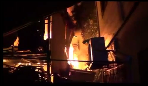 ไฟไหม้ชุมชนโรงเหล็ก เพชรเกษม ซ.4 วอด 18 หลัง-บางส่วนพังถล่ม