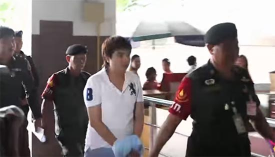 ซินแสโชกุน เครียดจัด นั่งร้องไห้เจ็บแผลผ่าหน้าอก-ดูดวงให้ตำรวจบอกจะโชคดี