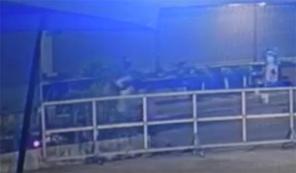 กระทืบนักข่าว