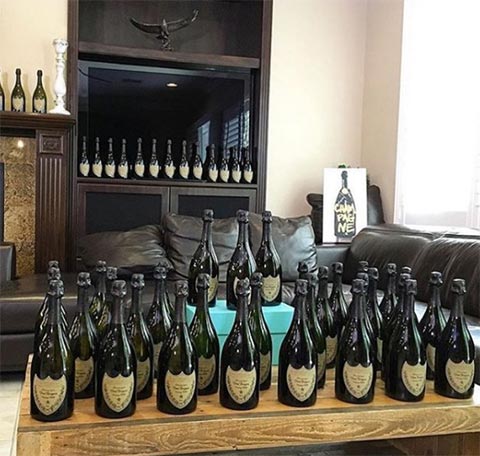 ลูกเศรษฐีสิงคโปร์สาดภาพชวนอิจฉา