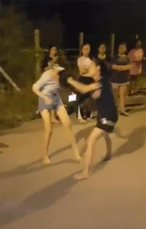 ฉุนอริขออมเจ้าโลกผัวตัวเอง
